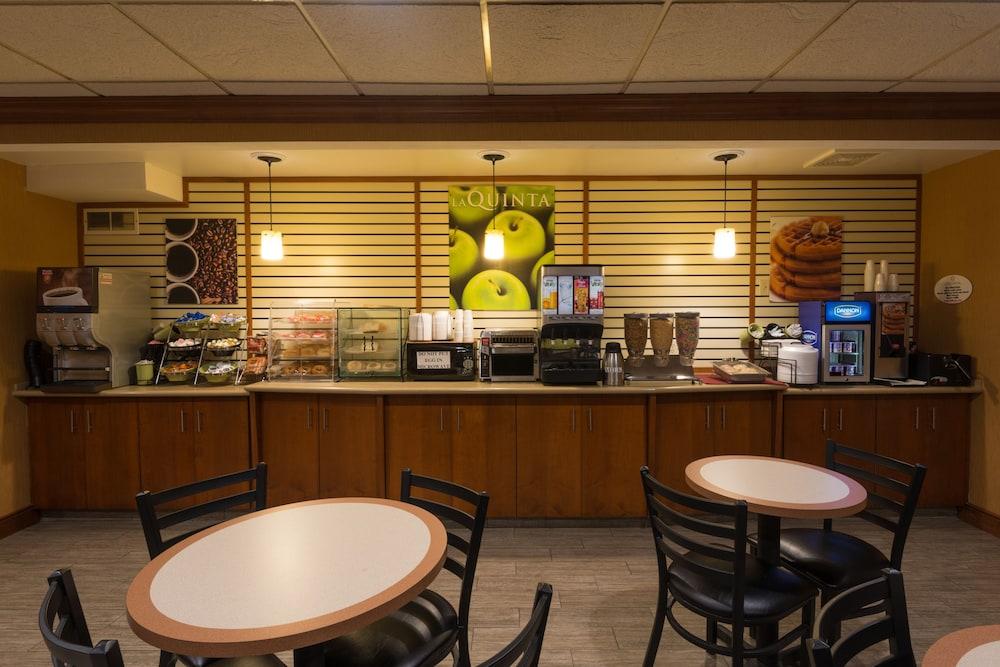 La Quinta Inn By Wyndham Buffalo Airport Уильямсвилл Экстерьер фото