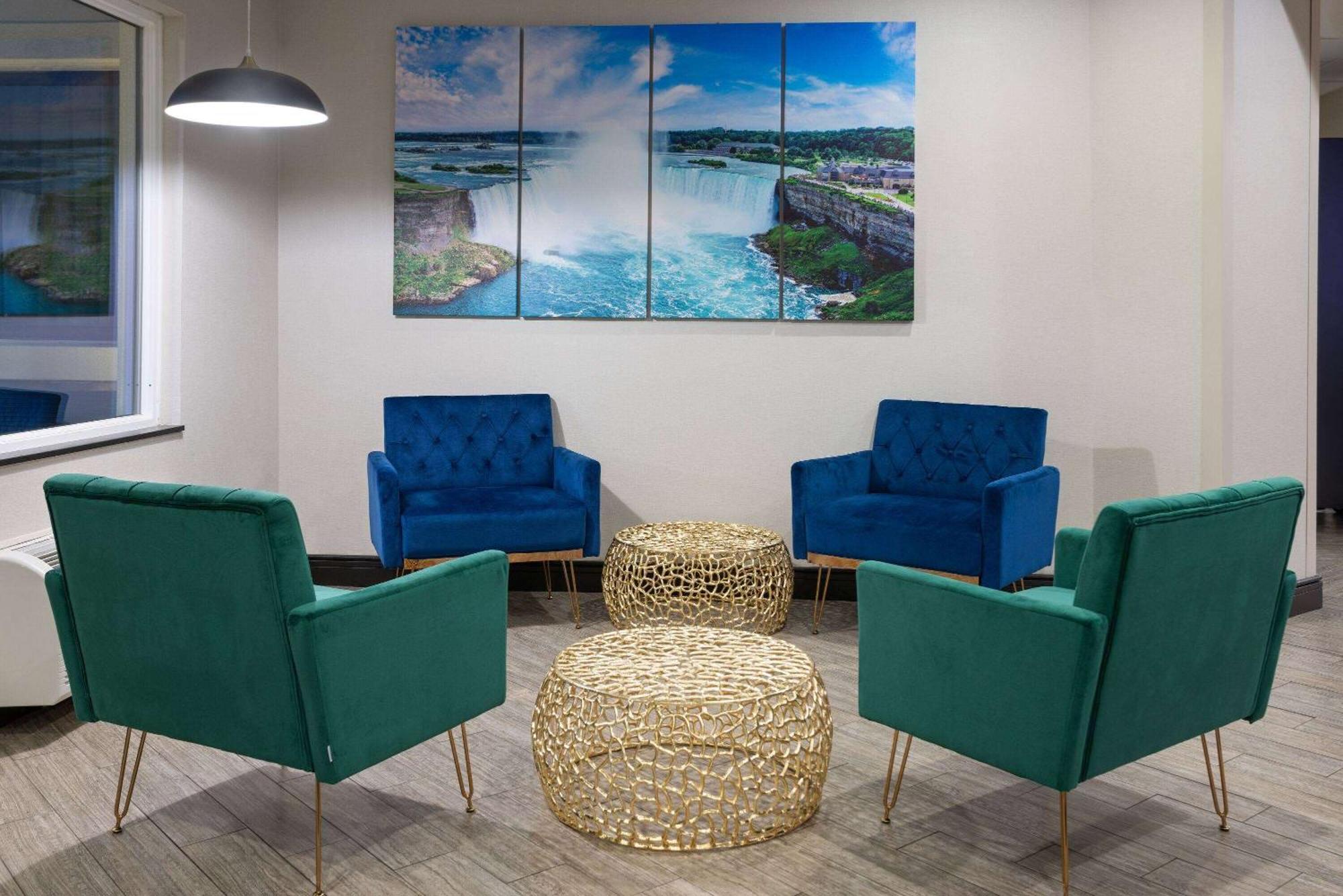 La Quinta Inn By Wyndham Buffalo Airport Уильямсвилл Экстерьер фото