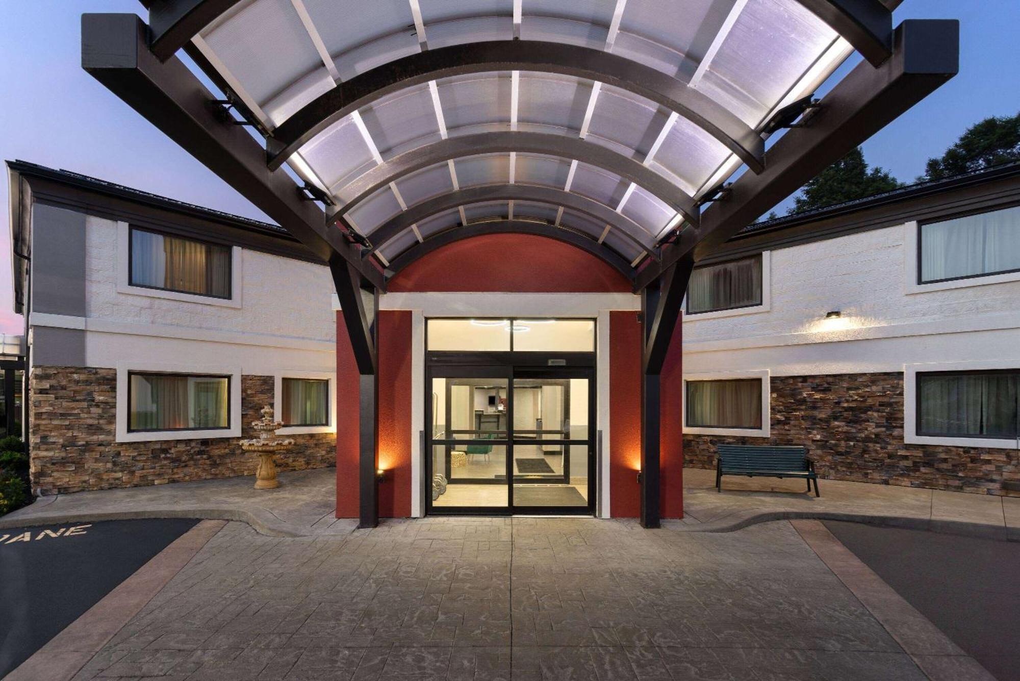 La Quinta Inn By Wyndham Buffalo Airport Уильямсвилл Экстерьер фото