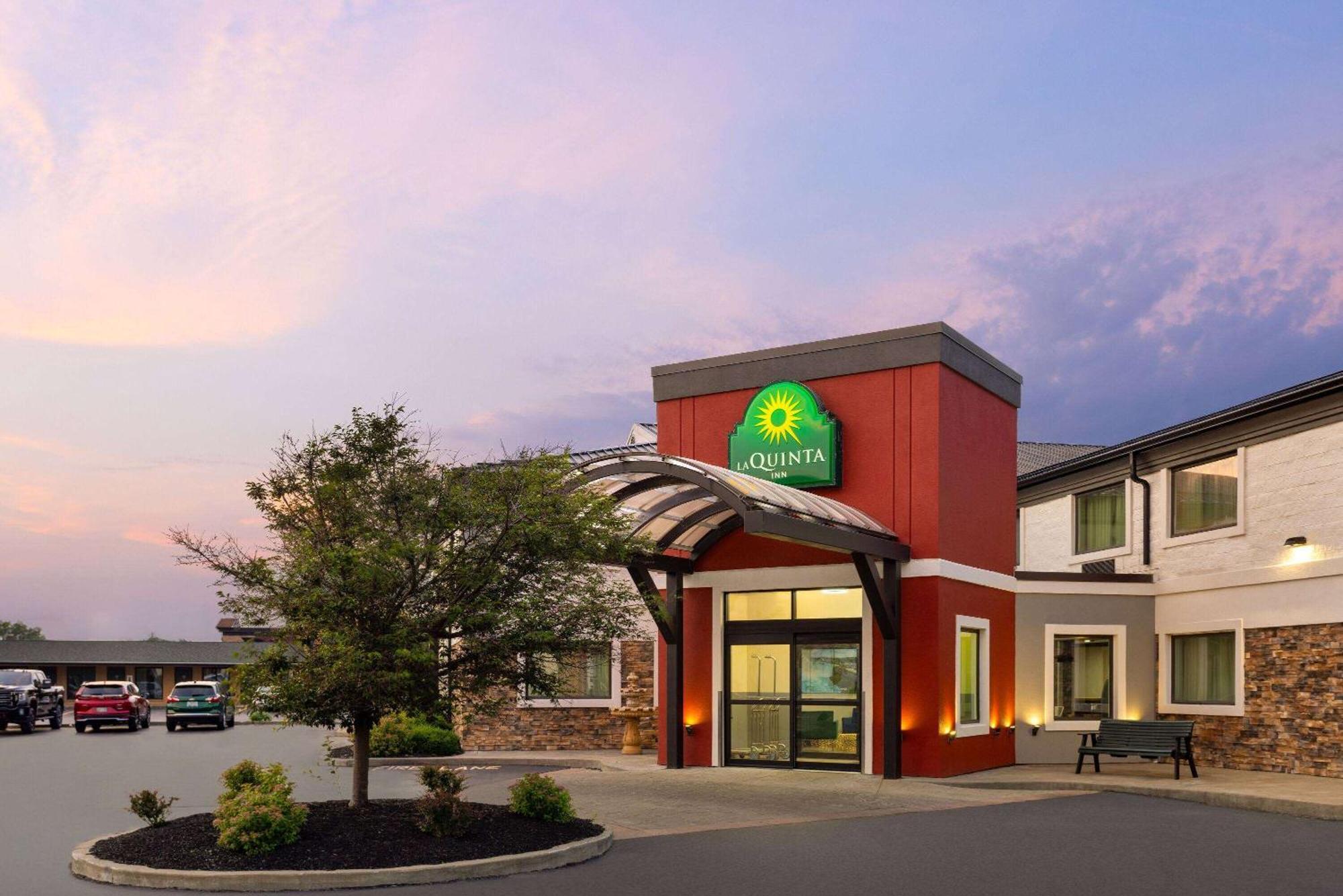 La Quinta Inn By Wyndham Buffalo Airport Уильямсвилл Экстерьер фото